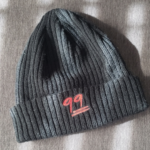 2 pcs embroidered 99 black bodysuit & beanie - Picture 4 of 4